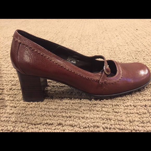 Alfani women’s brown pumps - Picture 3 of 5